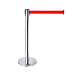 Ленточный барьер с красной лентой